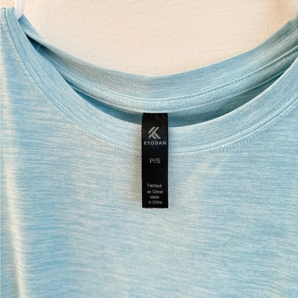 Light Blue Sleeveless Athletic Women's Top - Picture 2 of 3